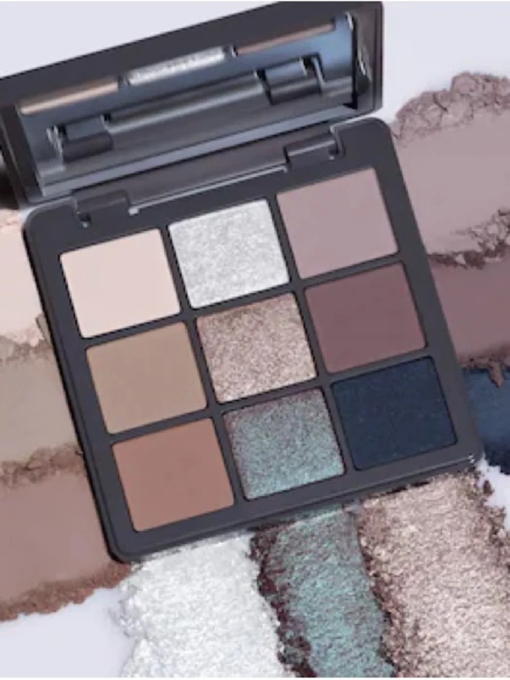Anastasia Beverly Hills compact eyeshadow